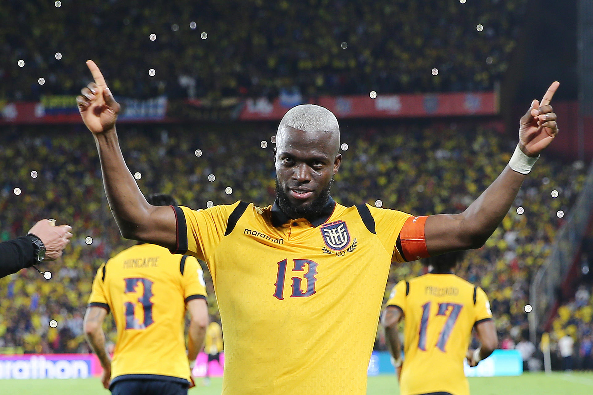 Enner Valencia celebra su gol ante Argentina este martes en un partido de la última fecha de las eliminatorias sudamericanas a la Copa Mundial de 2026. EFE/ José Jácome