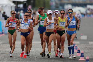 Imagen de archivo de los Juegos Olímpicos de París 2024 en la que aparecen la atleta mexicana Alegna González; laecuatoriana Glenda Morejón; la brasileña Viviane Lyra; laespañola María Pérez; la australiana Jemima Montag y la italiana Antonella Palmisano en el maratón mixto de marcha. EFE/ Miguel Gutiérrez