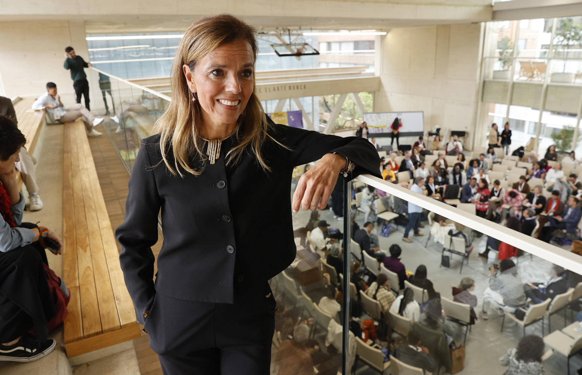 La concejal de Turismo del Ayuntamiento de Madrid y secretaria general de la Unión de Ciudades Capitales Iberoamericanas (UCCI), Almudena Maíllo, fue captada este viernes, 19 de septiembre, durante una entrevista con EFE, en Bogotá (Colombia). EFE/Mauricio Dueñas
