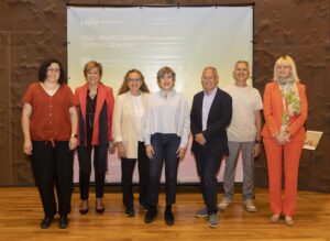 De izda a dcha: María Currás, Rosario Perona, Mercedes Robledo, Pampa García Molina, Ángel Carracedo, José Enrique León y Sonia Vidal (del departamento de Research de la Fundación La Caixa). Crédito: Laura M. Lombardía. CNIO.