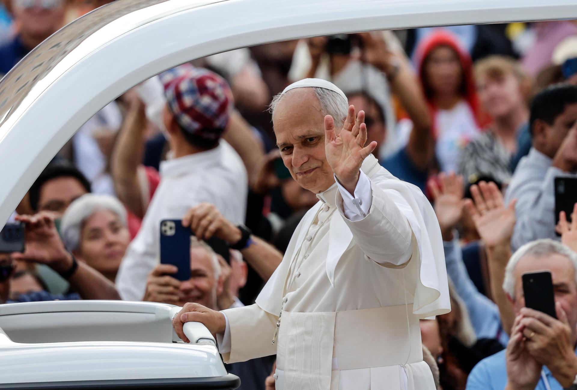 El papa León XIV en la audiencia general semanal en la Plaza de San Pedro, Ciudad del Vaticano, 24 de septiembre de 2025. (Papa) 
EFE/EPA/GIUSEPPE LAMI
