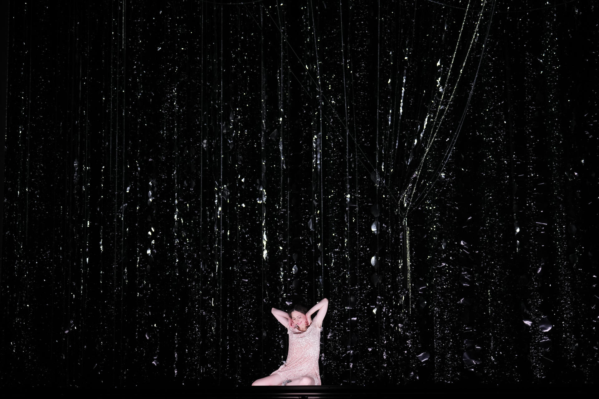 El Gran Teatre del Liceu abre la temporada 2025-2026 con la ópera 'La zorrita astuta' de Leos Janácek, con una adaptación de la producción simbólica que creó Barrie Kosky, y un reparto encabezado por Elena Tsallagova, Peter Mattei y Paula Murrihy. EFE/Alejandro García
