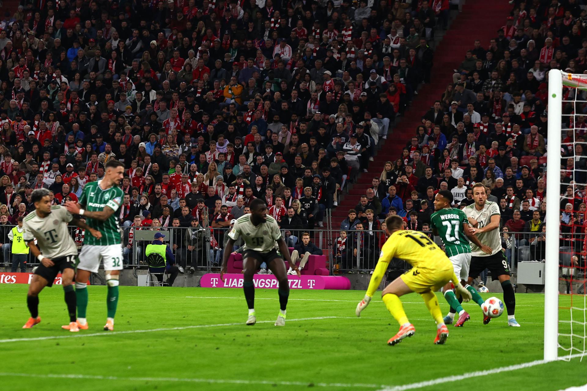 Luis Díaz, en la acción del 1-0. EFE/EPA/ANNA SZILAGYI.
