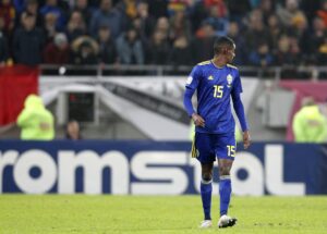 Fotografía de Robert Ghement, en la que puede verse en una imagen de archivo del 15 de noviembre de 2019 al futbolista sueco Alexander Isak, durante un partido con la selección de su país. EFE