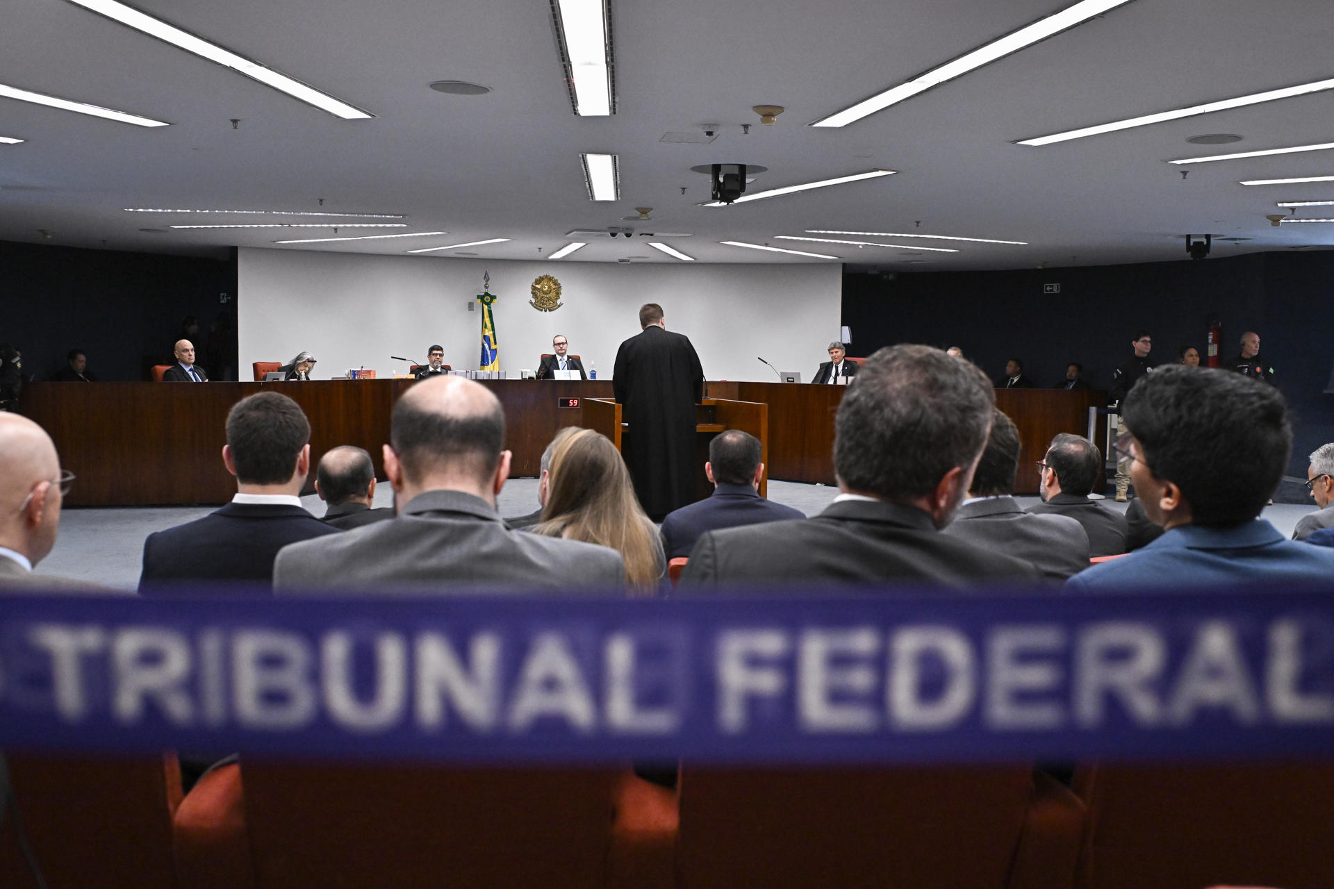 Fotografía general de la sesión del juicio por intento de golpe de Estado del expresidente de Brasil Jair Bolsonaro este miércoles, en el Supremo Tribunal Federal en Brasilia (Brasil). EFE/Andre Borges