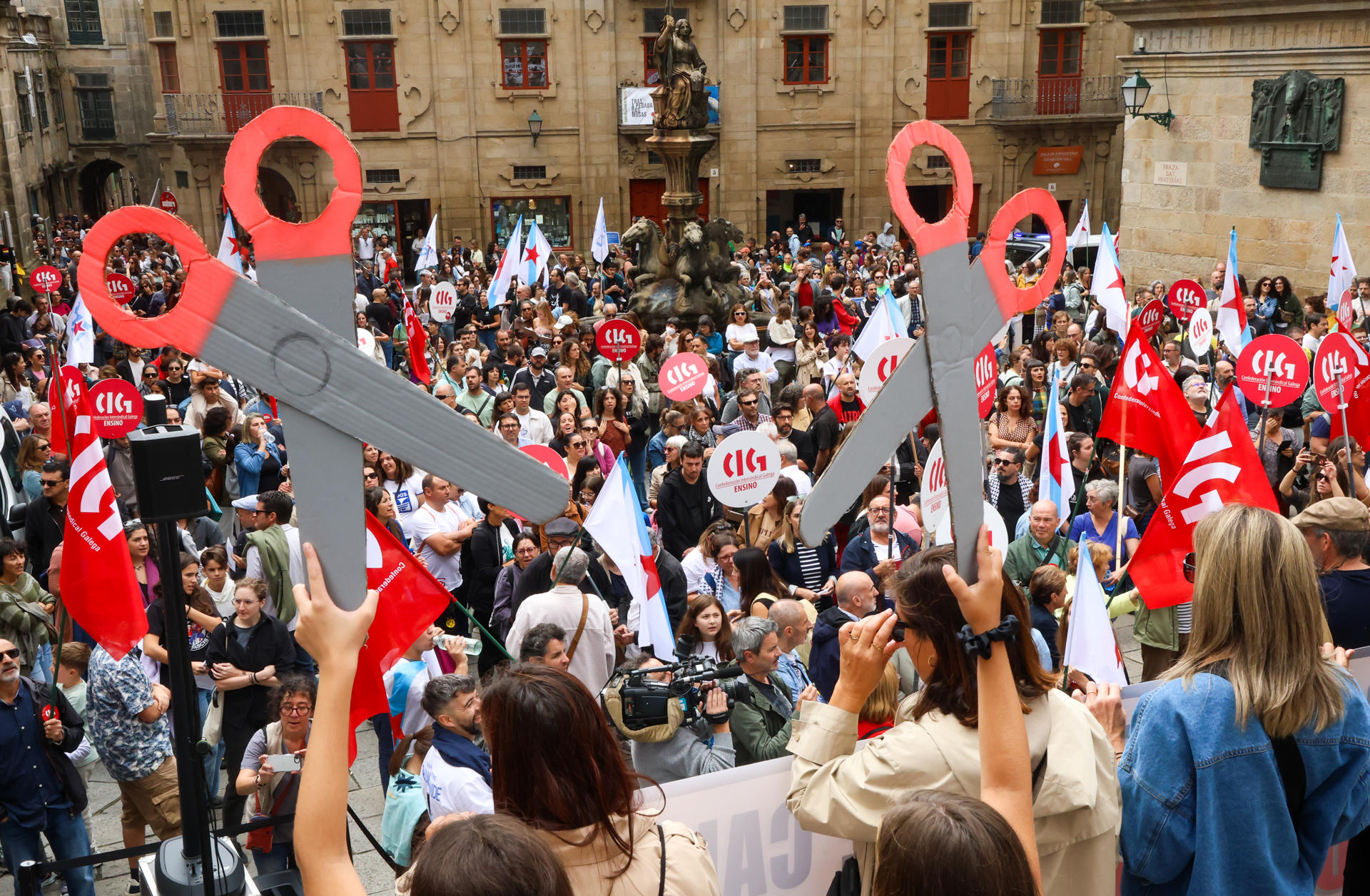 El sindicato mayoritario en la educación gallega, la CIG, convoca este sábado una manifestación en este inicio de curso para protestar por la falta de profesorado, sus condiciones laborales y expresar su rechazo a la política educativa de la Xunta. EFE/ Xoán Rey
