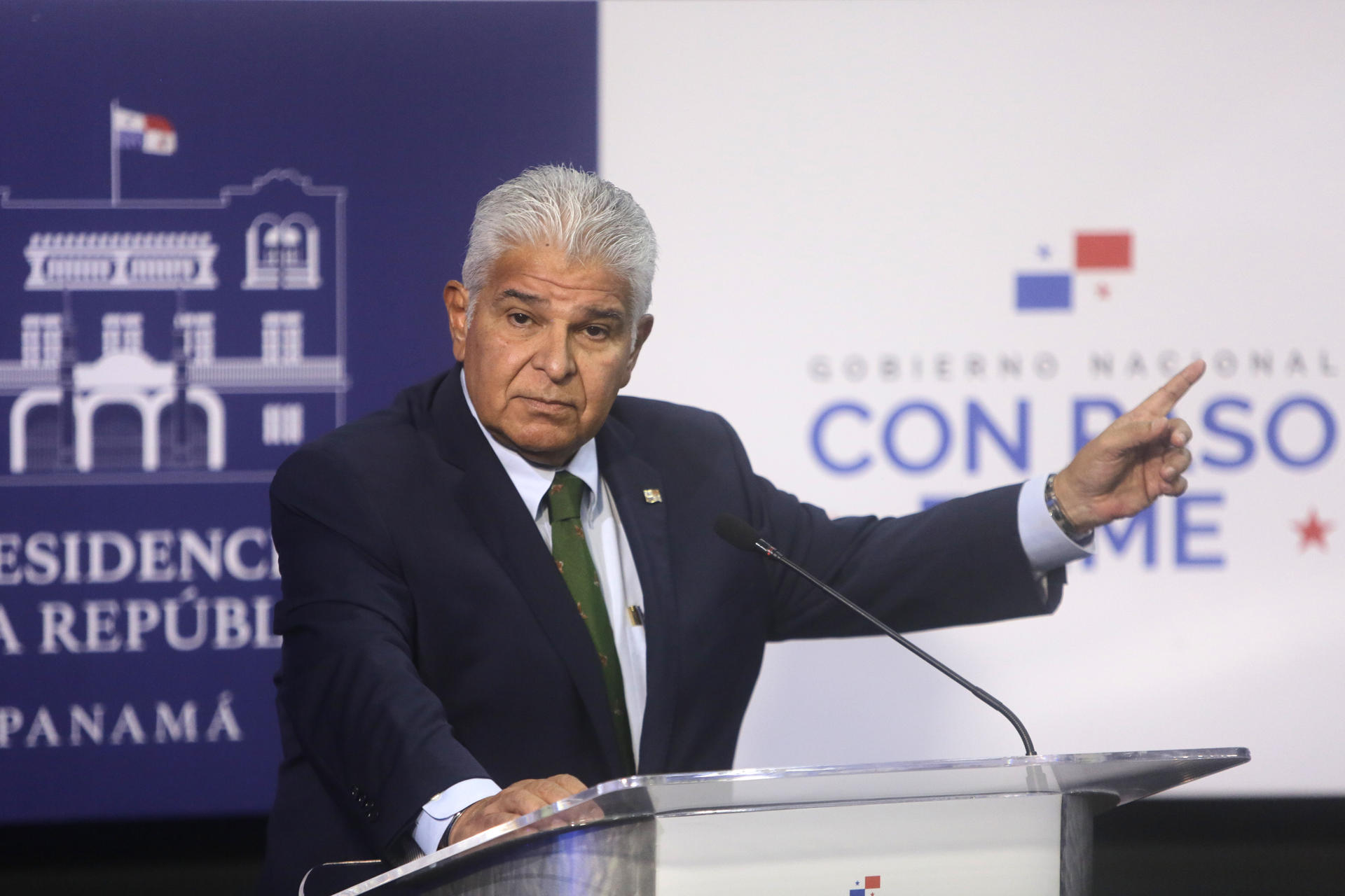 El presidente de Panamá, José Raúl Mulino, habla durante una rueda de prensa este jueves, en Ciudad de Panamá (Panamá). EFE/Carlos Lemos
