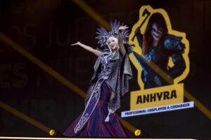 La miembro del jurado Yaya Han desfila en el concurso de Cosplay SDCC Málaga - Runway este sábado, durante la tercera jornada de la San Diego Comic-Con Málaga (Andalucía). EFE/ Daniel Pérez