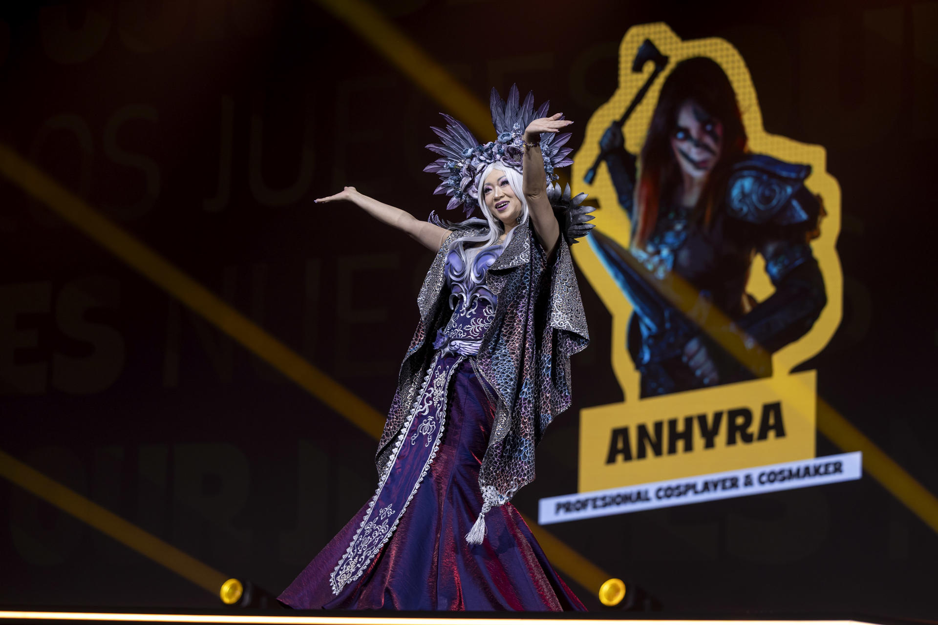 La miembro del jurado Yaya Han desfila en el concurso de Cosplay SDCC Málaga - Runway este sábado, durante la tercera jornada de la San Diego Comic-Con Málaga (Andalucía). EFE/ Daniel Pérez