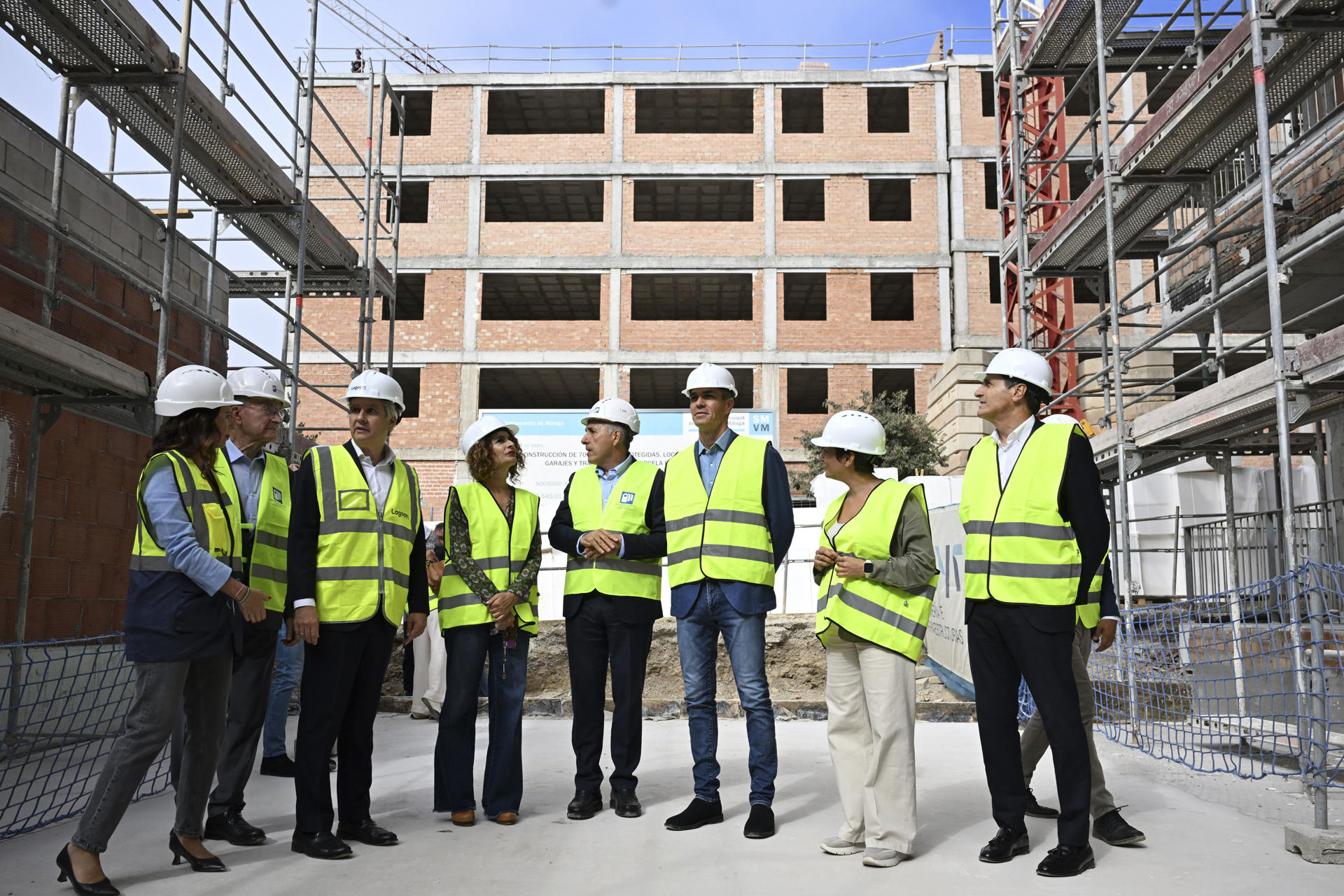 El presidente del Gobierno, Pedro Sánchez, ha visitado esta mañana, en Málaga, las obras de una promoción de 530 viviendas de alquiler asequible, que se están construyendo en el distrito Teatinos-Universidad. EFE/Pool Moncloa/Borja Puig de la Bellacasa  *****SOLO USO EDITORIAL/SOLO DISPONIBLE PARA ILUSTRAR LA NOTICIA QUE ACOMPAÑA (CRÉDITO OBLIGATORIO) *****