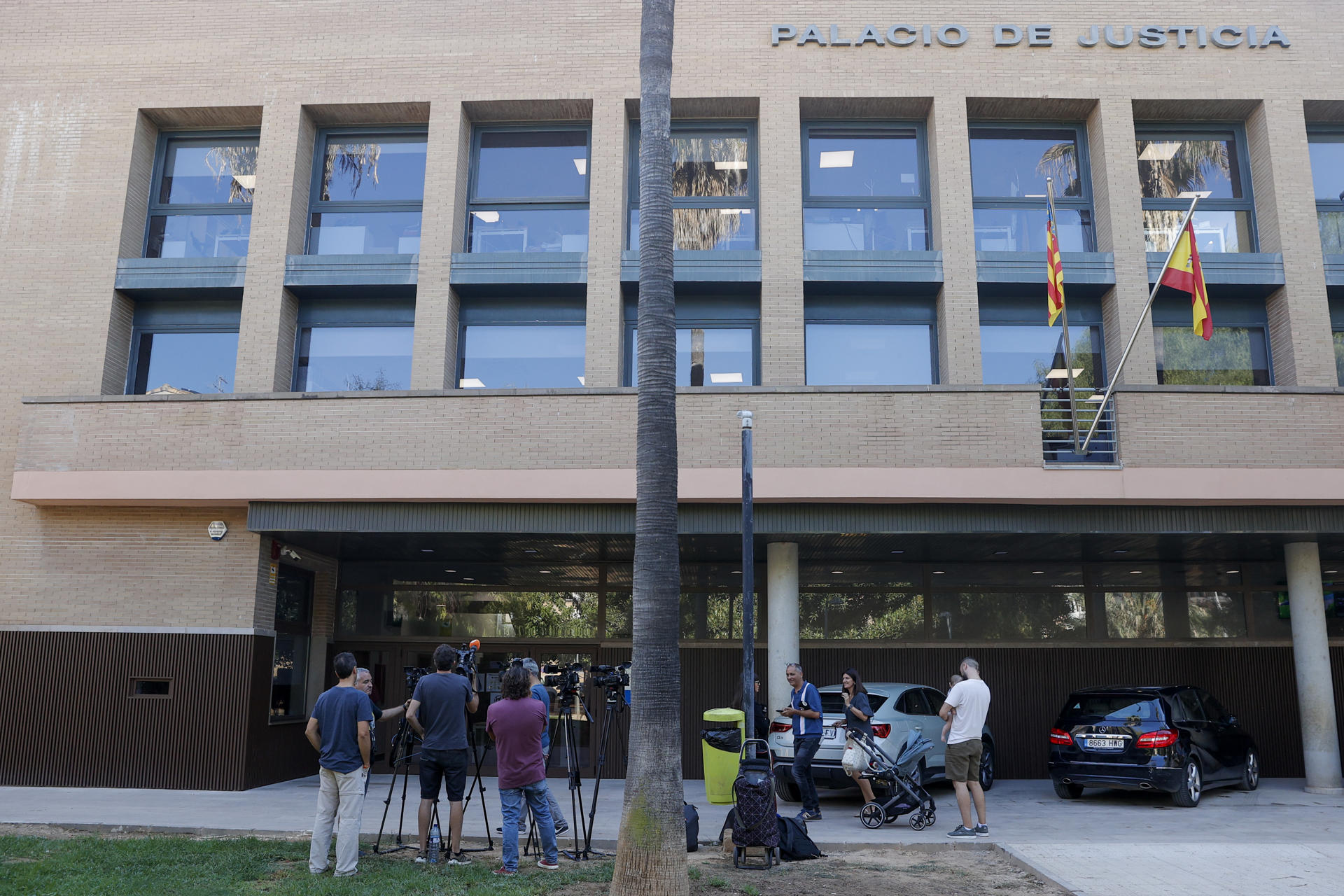 Vista general del Palacio de Justicia de Catarroja (Valencia) donde este miércoles, tras el parón estival de agosto, la jueza de Catarroja que instruye la causa penal sobre la gestión de la dana retoma las declaraciones de testigos. EFE/Manuel Bruque