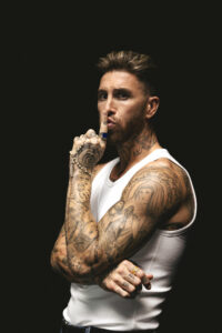 Fotografía sin fecha cedida por Malabar Sound, del futbolista y cantante español Sergio Ramos posando para su nuevo proyecto musical "Cibeles". EFE/ Valeria Lores/ Malabar Sound /SOLO USO EDITORIAL/ NO VENTAS/ SOLO DISPONIBLE PARA ILUSTRAR LA NOTICIA QUE ACOMPAÑA (CRÉDITO OBLIGATORIO)