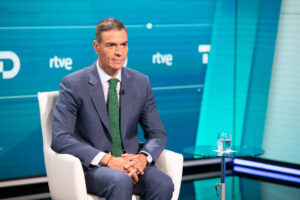 El presidente del Gobierno Pedro Sánchez durante la entrevista que concede a RTVE, este lunes en Madrid. EFE/RTVE SOLO USO EDITORIAL / SOLO USO DISPONIBLE PARA ILUSTRAR LA NOTICIA QUE ACOMPAÑA/ (CRÉDITO OBLIGATORIO)