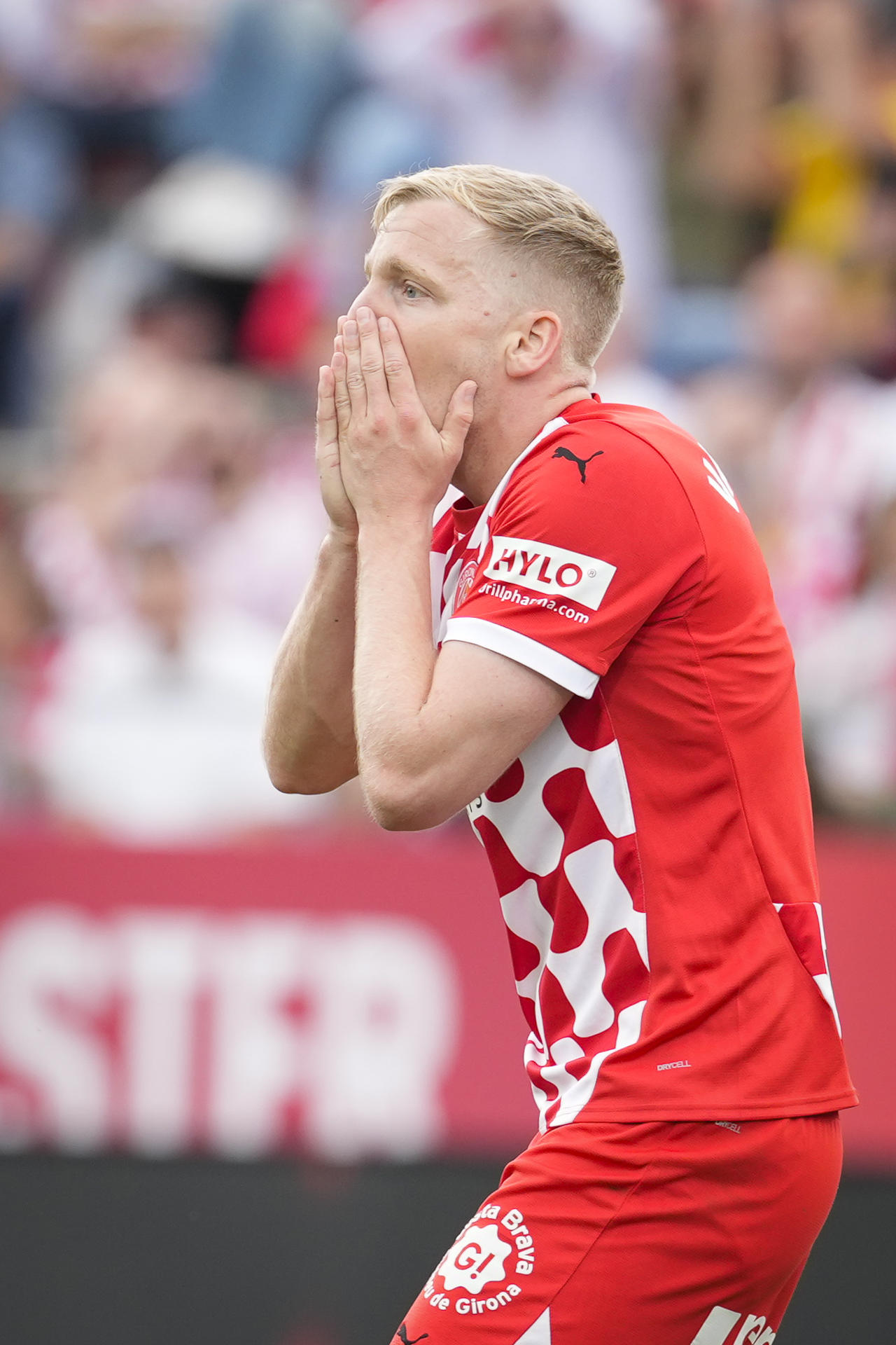 El jugador del Girona Donny van de Beek en foto de archivo de David Borrat. EFE