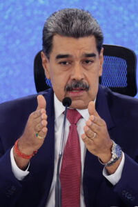 El presidente de Venezuela, Nicolás Maduro, habla en una rueda de prensa este lunes en Caracas (Venezuela). EFE/Miguel Gutierrez