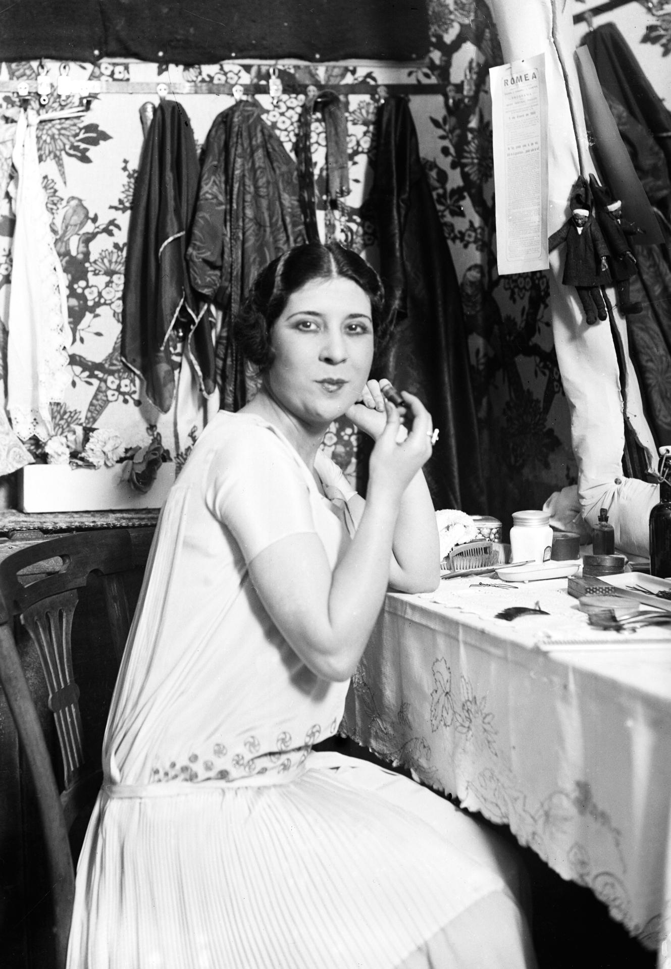 Madrid, hacia 1931.- Retrato de la bailarina Encarnita López, la Argentinita, en su camerino. EFE/esl
