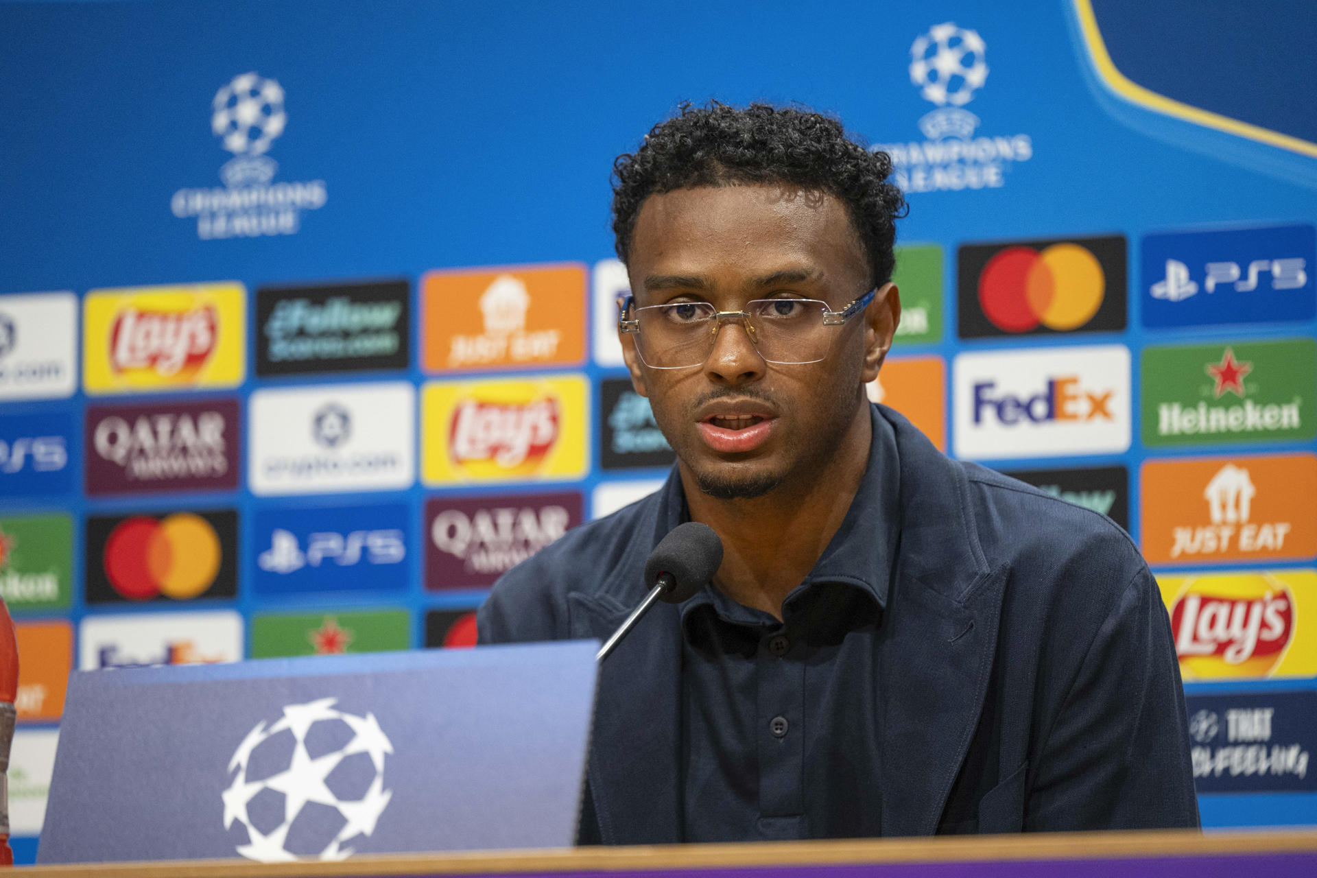 El defensa colombiano del Juventus de Turín Juan David Cabal este martes, durante la rueda de prensa previa al partido de Liga de Campeones de mañana miércoles frente al Villarreal CF en el Estadio de la Cerámica. EFE/Andreu Esteban