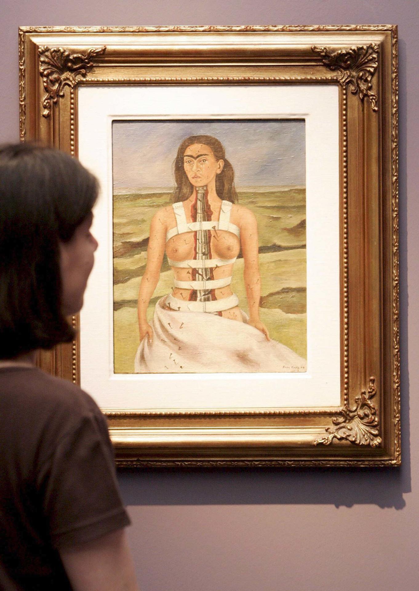 Cuadro de Frida Kahlo titulado 'La columna rota' (1944), en el centro de arte Bucerius de Hamburgo, durante una exposición de 2006. EFE/Ulrich Perrey/Archivo.