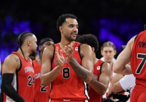 El ala-pívot canadiense Trey Lyles en una foto de archivo jugando un partido con Canadá correspondiente a lso Juegos Olímpicos de París. EFE/EPA/ALEX PLAVEVSKI