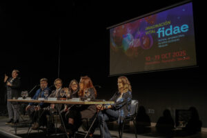 De izquierda a derecha el coordinador del Instituto Nacional de Artes Escénicas de Uruguay y director artístico del Festival Internacional de Artes Escénicas (Fidae), Gustavo Zidan; el embajador de España en Uruguay, Javier Salido Ortiz; la ministra interina de Educación y Cultura, Gabriela Verde; la directora nacional de Cultura de Uruguay, María Eugenia Vidal y la directora de Cultura de Montevideo, Débora Quiring, asisten este viernes a la presentación del Fidae, en Montevideo (Uruguay). EFE/ Alejandro Prieto