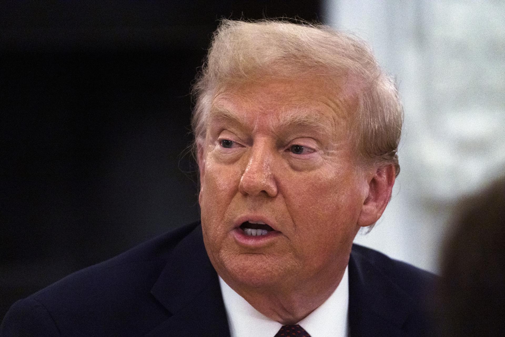 El presidente de Estados Unidos, Donald Trump, ofrece un discurso durante una cena con líderes del sector tecnológico en la Casa Blanca, en Washington D. C., Estados Unidos, el 4 de septiembre de 2025. EFE/WILL OLIVER / POOL