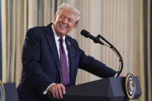El presidente de los Estados Unidos, Donald Trump, durante una conferencia de prensa.
EFE/EPA/WILL OLIVER / POOL