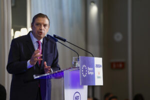 El ministro de Agricultura, Pesca y Alimentación, Luis Planas, protagoniza el desayuno informativo de Fórum Europa este jueves en Madrid. EFE/ Javier Lizón