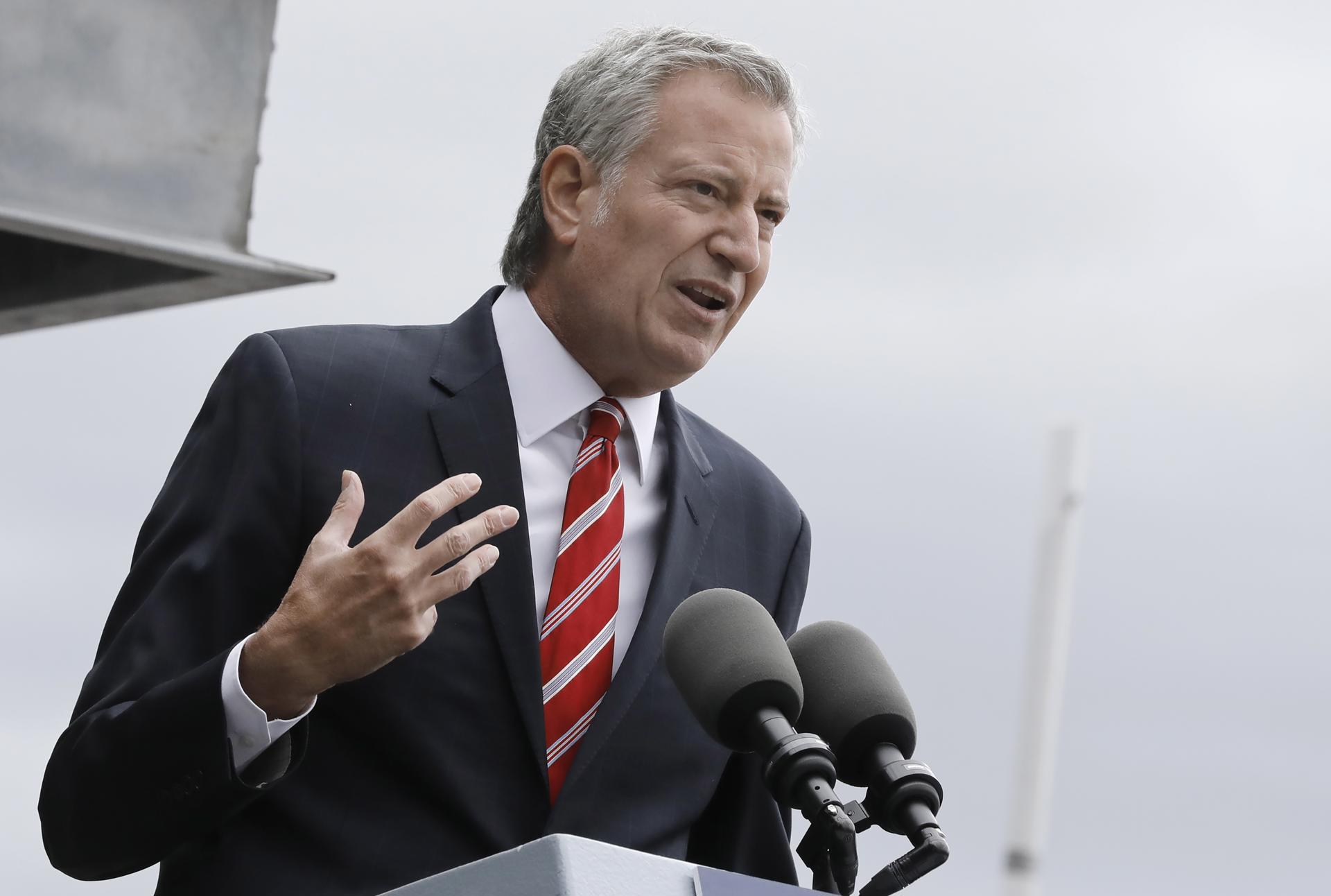 Fotografía de archivo del exalcalde de Nueva York, Bill de Blasio. EFE/EPA/PETER FOLEY