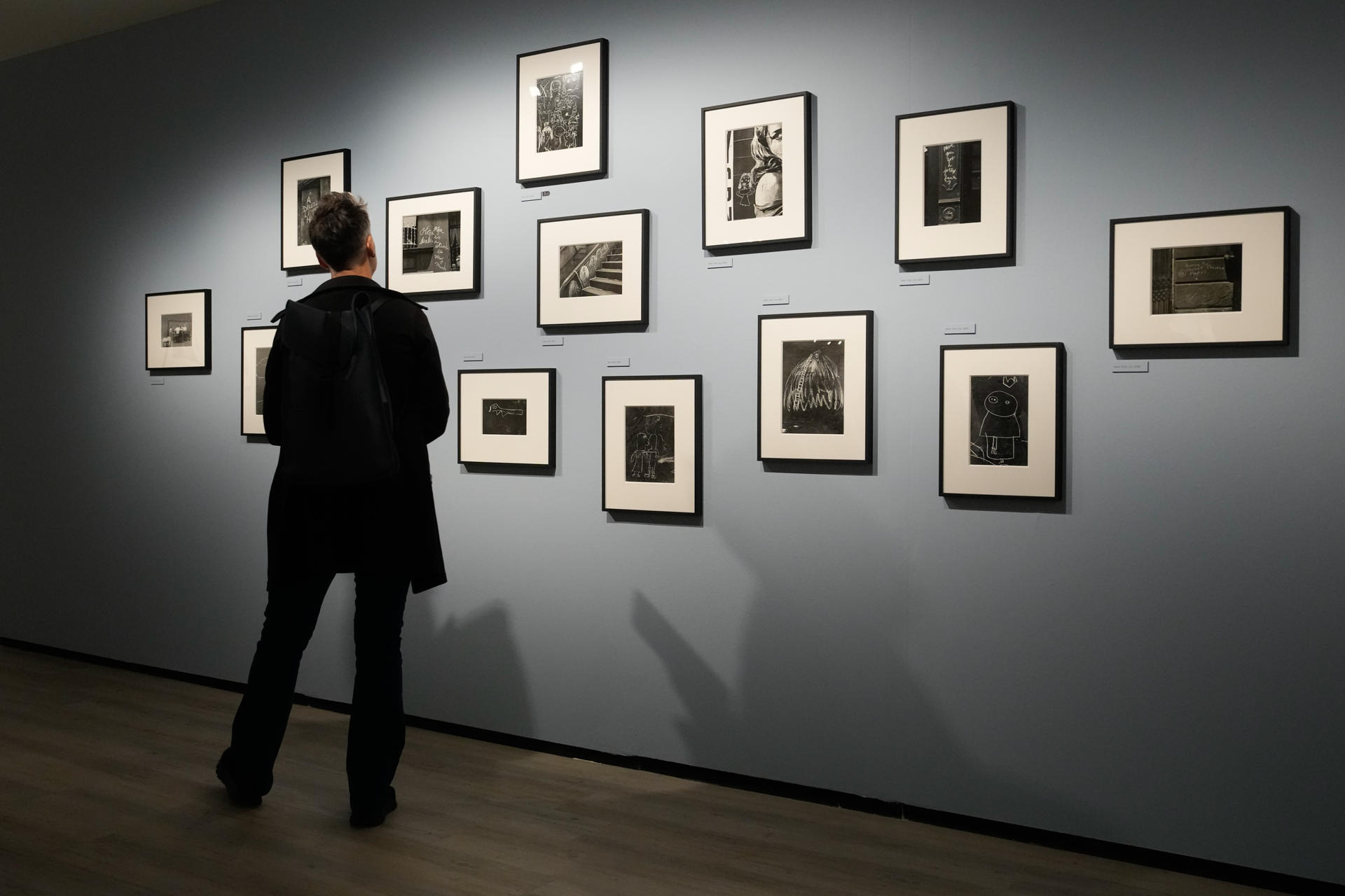 El centro KBr de la Fundación Mapfre realiza un amplio recorrido por la trayectoria de la fotógrafa neoyorquina Helen Levitt en una exposición que incluye 220 fotografías, entre ellas algunas inéditas como sus trabajos realizados en México y gran parte de su obra en color. EFE/Enric Fontcuberta