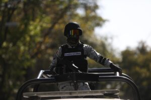 Autoridades mexicanas detuvieron este domingo a Brayan ‘N’, integrante de una facción de ‘La Nueva Era’, brazo armado del grupo delicuencial ‘La Unión Tepito’, dedicado principalmente a la extorsión, quien estaba acusado de delitos contra la salud y era generador de violencia en el centro del país. Fotografía de archivo. EFE/ Sáshenka Gutiérrez