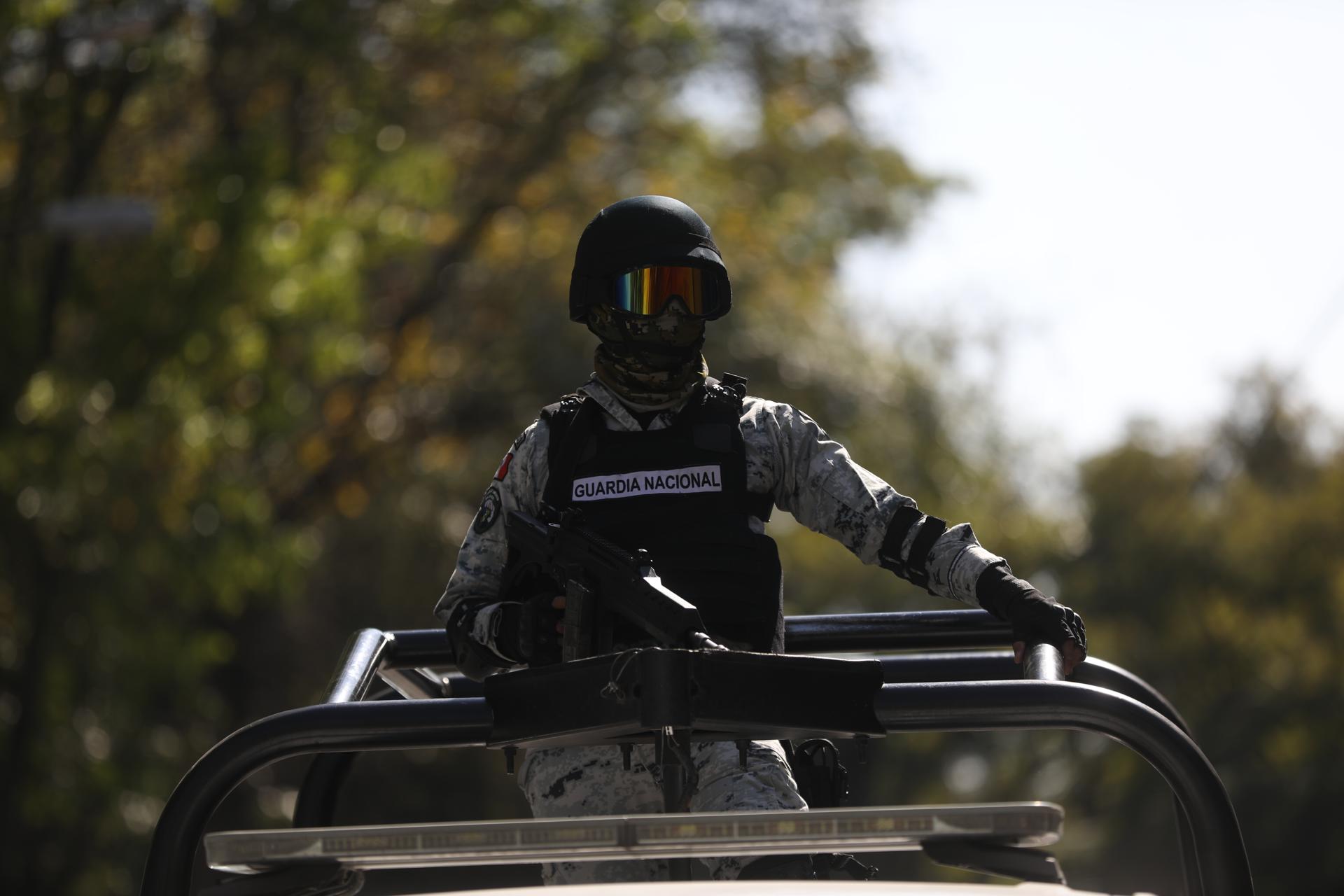 Autoridades mexicanas detuvieron este domingo a Brayan ‘N’, integrante de una facción de ‘La Nueva Era’, brazo armado del grupo delicuencial ‘La Unión Tepito’, dedicado principalmente a la extorsión, quien estaba acusado de delitos contra la salud y era generador de violencia en el centro del país. Fotografía de archivo. EFE/ Sáshenka Gutiérrez