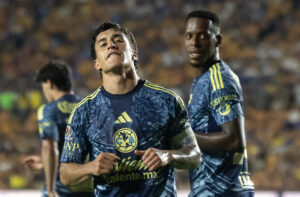 Alejandro Zendejas de América celebra un gol durante un partido celebrado en el estadio Universitario en Monterrey (México). Fotografía de archivo. EFE/Miguel Sierra