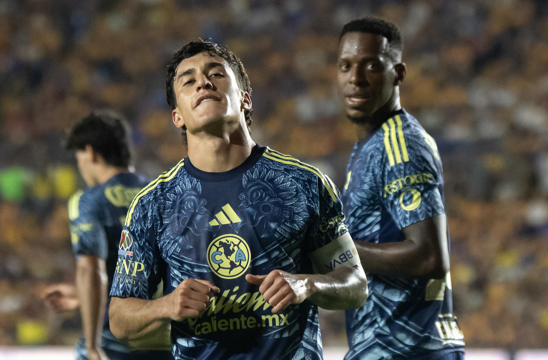 Alejandro Zendejas de América celebra un gol durante un partido celebrado en el estadio Universitario en Monterrey (México). Fotografía de archivo. EFE/Miguel Sierra
