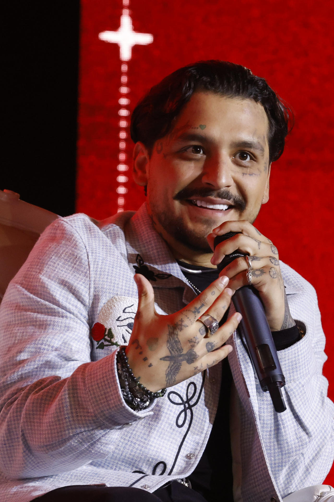 El cantante mexicano Christian Nodal habla en una rueda de prensa sobre su gira Pa'l Cora este viernes, en Bogotá (Colombia). EFE/ Mauricio Dueñas Castañeda