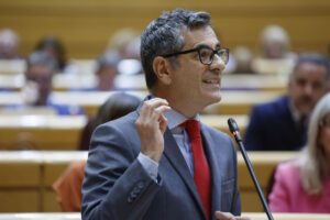 El ministro de la Presidencia, Justicia y Relaciones con las Cortes, Félix Bolaños, interviene este martes, durante el Pleno del Senado, en Madrid. EFE/ Juanjo Martín