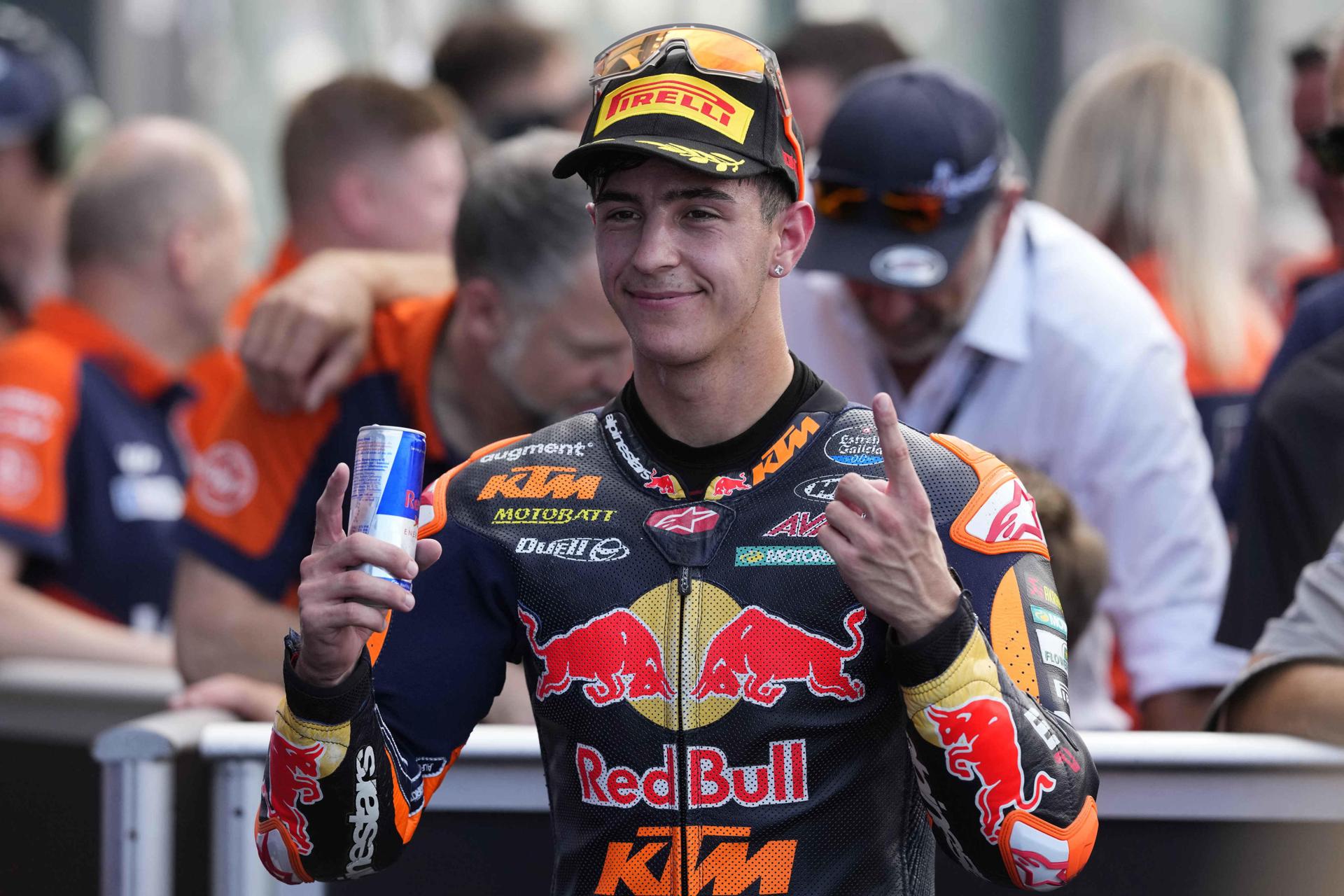 El piloto de Red Bull KTM Ajo, José Antonio Rueda de España, celebra la victoria de la carrera de Moto3 del Gran Premio de San Marino y la Riviera de Rimini en el Circuito Mundial de Misano Marco Simoncelli en Misano Adriático, Italia. EFE/EPA/DANILO DI GIOVANNI