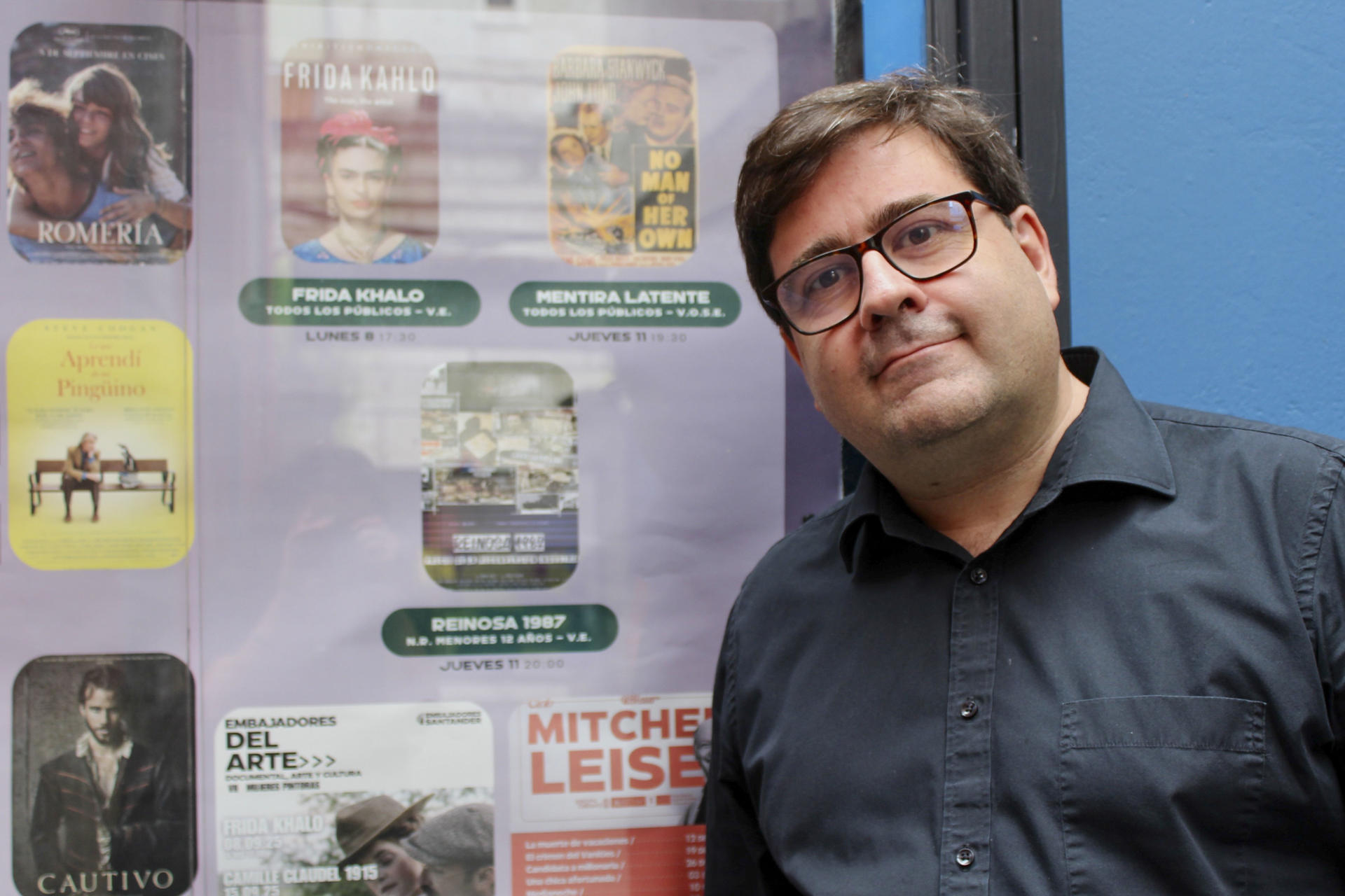 El cineasta Richard Zubelzu ha vuelto, con su nuevo documental, a rememorar los acontecimientos que vivió en su infancia, en su localidad natal de Reinosa, que los españoles pusieron en los años 80 en el mapa tras la movilización social que se produjo en la ciudad cántabra contra la reconversión industrial. EFE/Eva García
