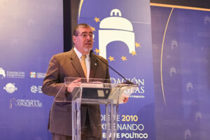 El presidente de Guatemala, Bernardo Árevalo, habla durante el Foro Regional de Esquipulas este jueves, en la Ciudad de Guatemala (Guatemala). EFE/ Alex Cruz