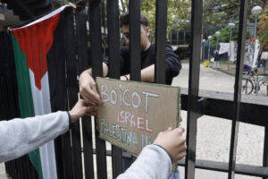 Protesta en solidaridad con Palestina en la Facultad de Filosofía de la Universitat de València en 2024. EFE/Kai Forsterling
