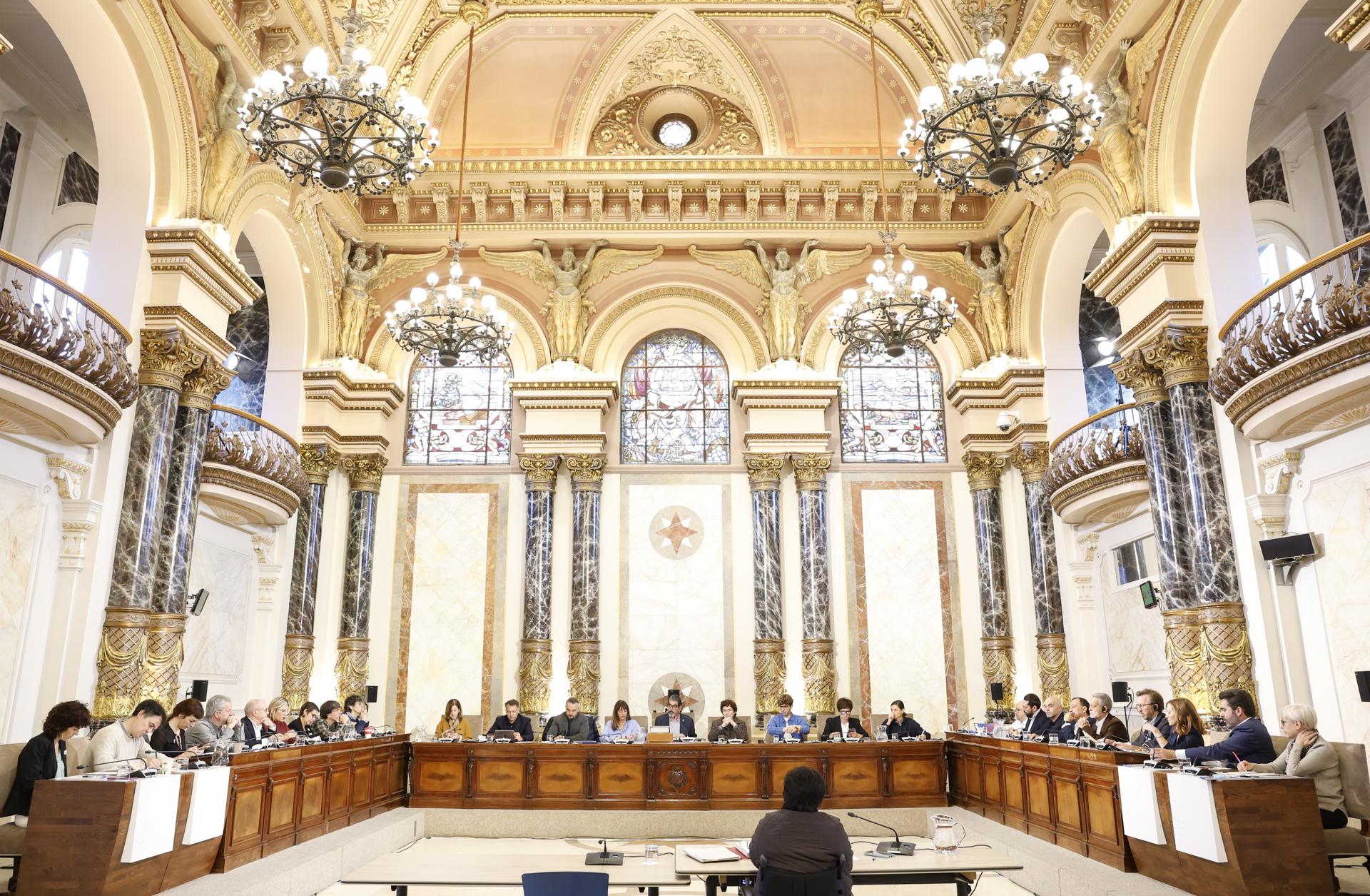 Salón de plenos del Ayuntamiento de San Sebastián en una imagen de archivo. EFE/Juan Herrero