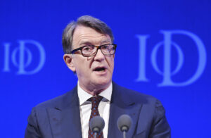 epa04965587 Former British First Secretary of State Peter Mandelson, Lord Mandelson speaks at the Institute of Directors annual convention at the Royal Albert Hall in central London, England, 06 October 2015. EPA/ANDY RAIN