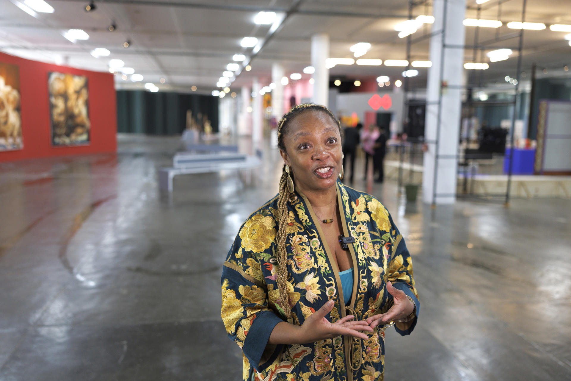 La historiadora brasileña de arte Keyna Eleison fue captada el pasado 3 de septiembre, durante una entrevista con EFE, en São Paulo (Brasil). EFE/Isaac Fontana