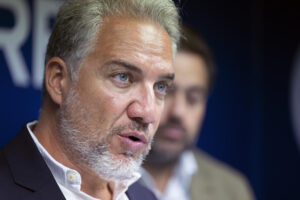 Imagen de archivo del vicesecretario nacional del PP, Elías Bendodo. EFE/Jesús Monroy