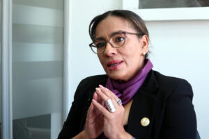 Fotografía de archivo de la ministra de Gobierno de Ecuador, Zaida Rovira, durante una entrevista con EFE, en Quito (Ecuador). EFE/Juan Francisco Chávez