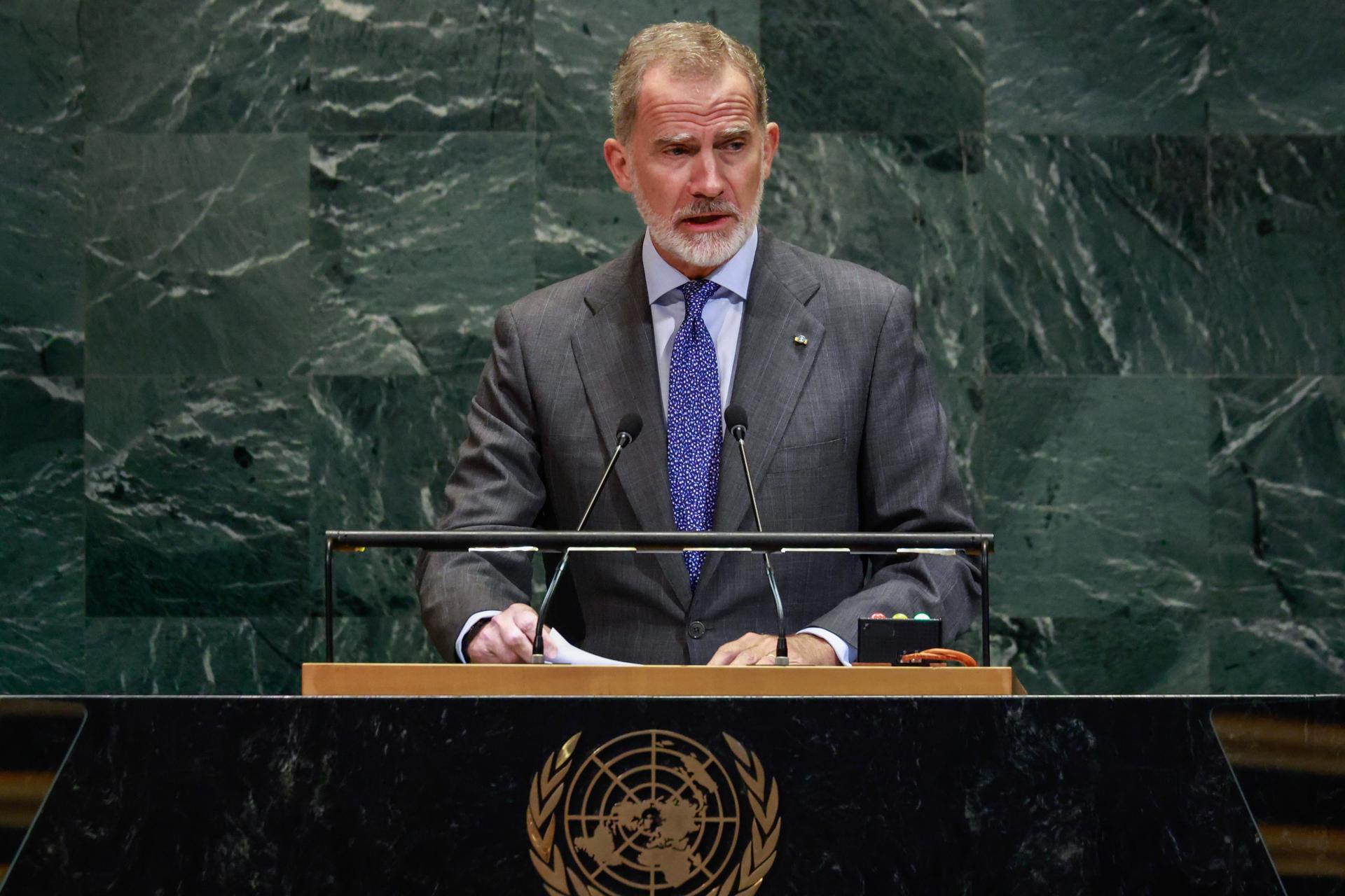 El Rey de España, Felipe VI, habla durante el Debate General del 80 período de sesiones de la Asamblea General de las Naciones Unidas (AGNU), en Nueva York (EE.UU.), el 24 de septiembre de 2025. EFE/KENA BETANCUR