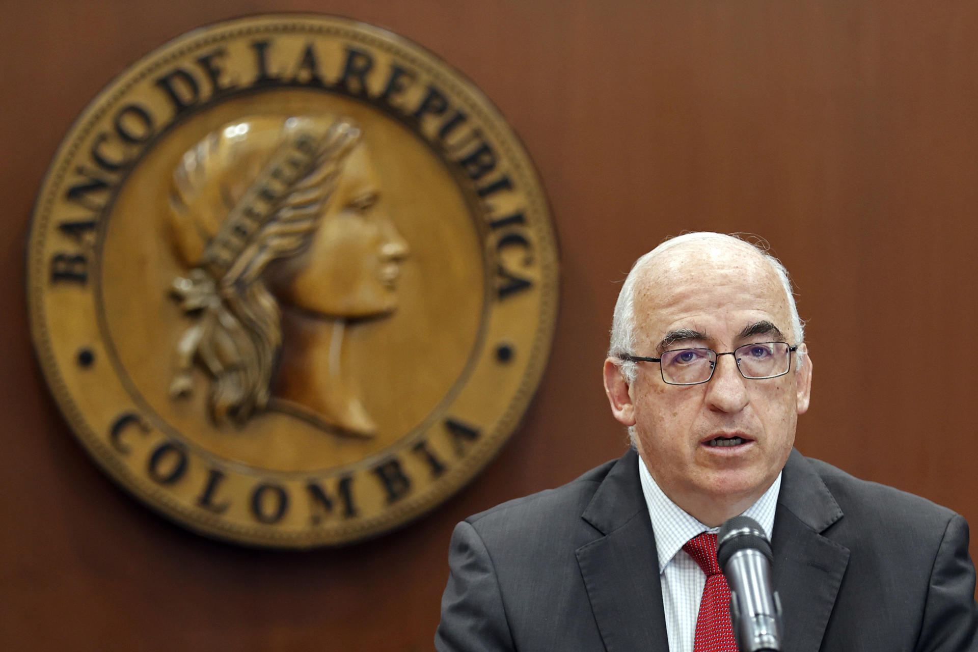 Foto de archivo del gerente general del Banco de la República de Colombia, Leonardo Villar. EFE/ Mauricio Dueñas Castañeda