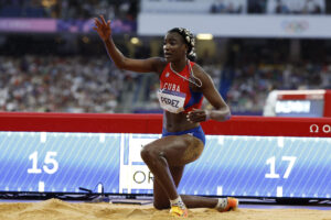 Imagen de archivo de la atleta cubana Leyanis Pérez Hernández durante los Juegos Olímpicos de París 2024. EFE/ Juanjo Martin