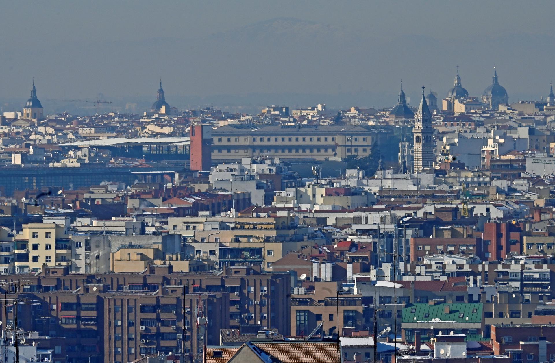 Vista de Madrid desde el cerro del Tío Pío, en una fotografía de archivo. EFE/ Victor Lerena.