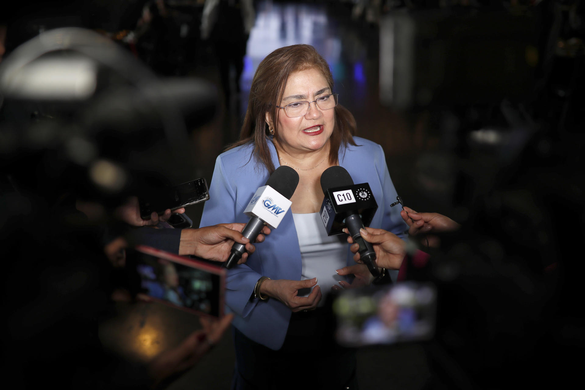 La procuradora de derechos humanos de El Salvador, Raquel Caballero, habla en una rueda de prensa este jueves, en Nuevo Cuscatlán (El Salvador). EFE/ Rodrigo Sura