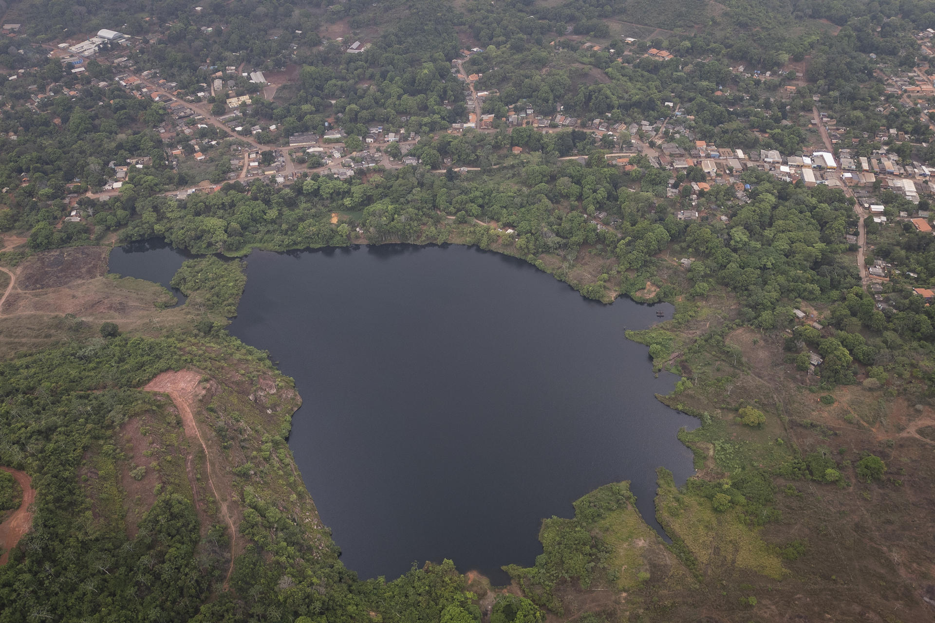 Fotografía aérea del 12 de septiembre de 2025 donde se observa la antigua mina de Serra Pelada, en Curionópolis (Brasil). EFE/Isaac Fontana